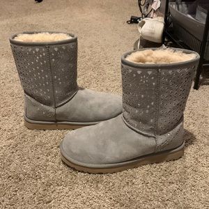 UGGS light grey